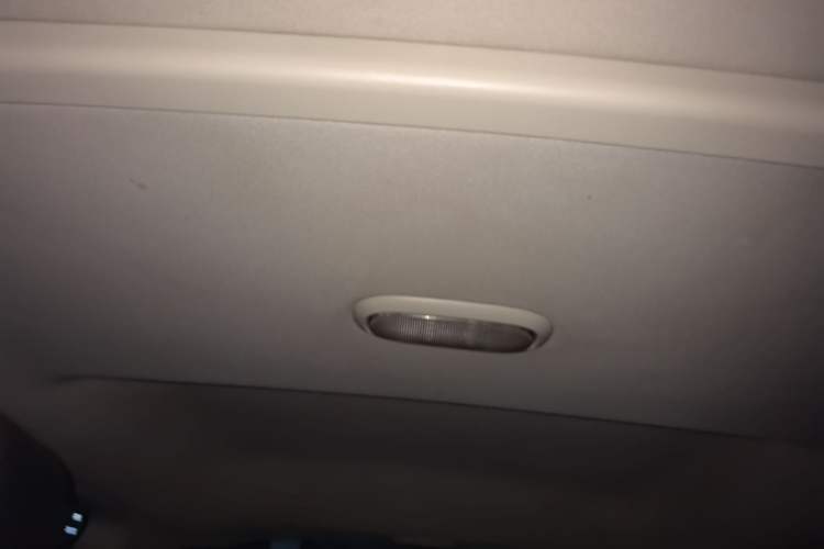 Used Jeep Compass 2013 2.0L two-wheel drive sport version Headliner