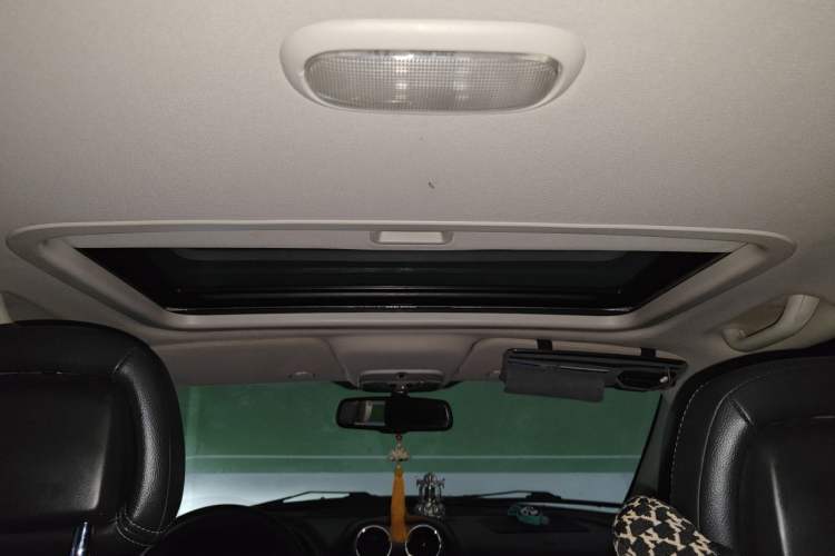 Used Jeep Compass 2013 2.0L two-wheel drive luxury version Headliner