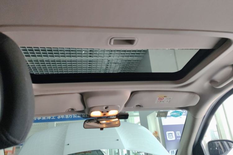 Used Jeep Compass 2013 2.4L four-wheel-drive sport version Headliner