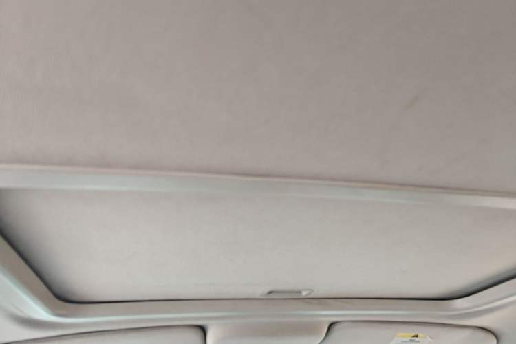 Used Jeep Compass 2013 2.0L two-wheel drive sport version Headliner