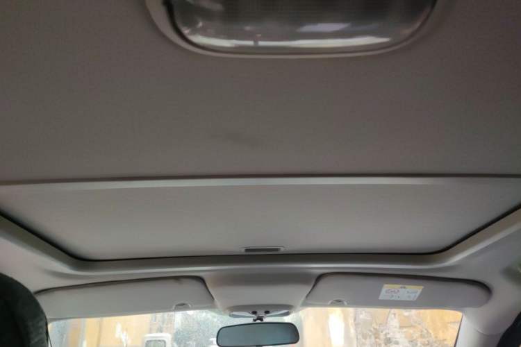 Used Jeep Compass 2013 2.0L two-wheel drive sport version Headliner