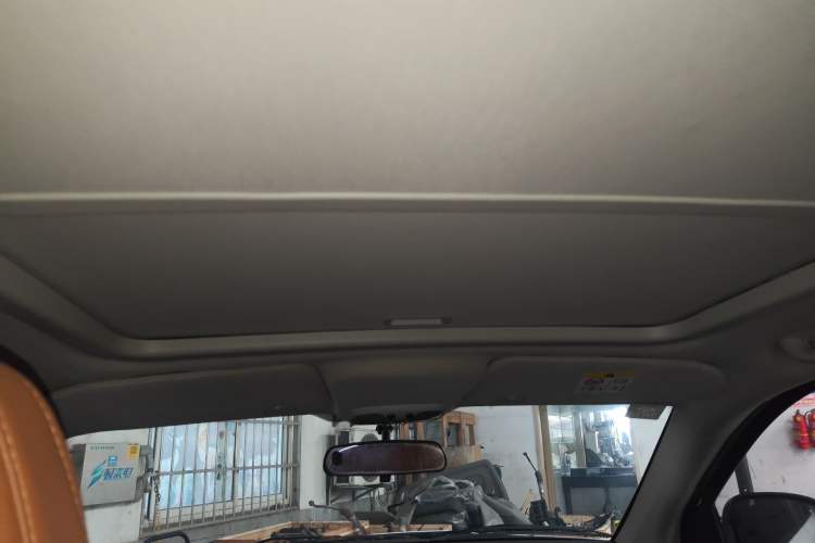 Used Jeep Compass 2013 2.0L two-wheel drive sport version Headliner