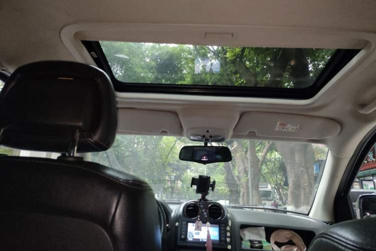 Used Jeep Compass 2013 2.4L four-wheel drive luxury version Headliner