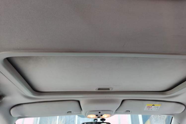 Used Jeep Compass 2013 2.4L four-wheel-drive sport version Headliner