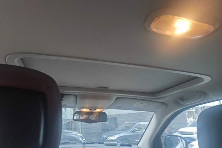 Used Jeep Compass 2013 2.4L four-wheel-drive sport version Headliner