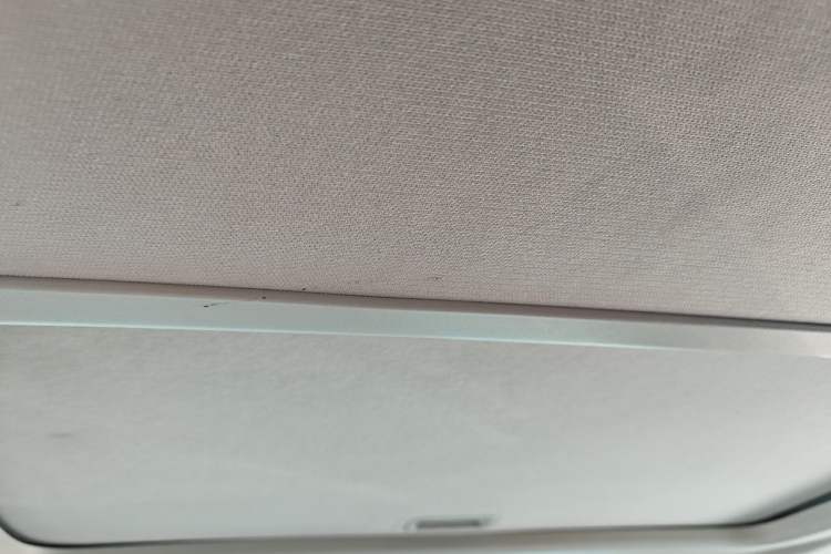 Used Jeep Compass 2013 2.0L two-wheel drive sport version Headliner