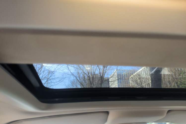 Used Jeep Compass 2013 2.0L Two-Wheel Drive Black Luxury Edition Headliner