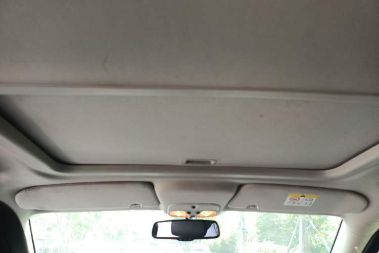 Used Jeep Compass 2013 2.4L four-wheel-drive sport version Headliner