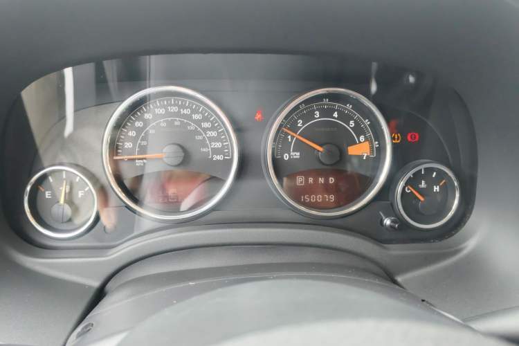 Used Jeep Compass 2013 2.4L four-wheel drive luxury version Instrument Cluster