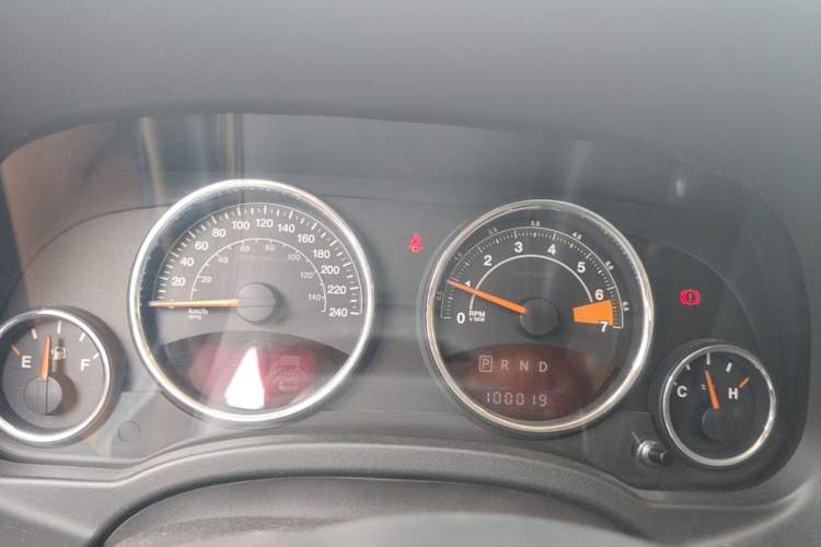 Used Jeep Compass 2013 2.4L four-wheel-drive sport version Instrument Cluster