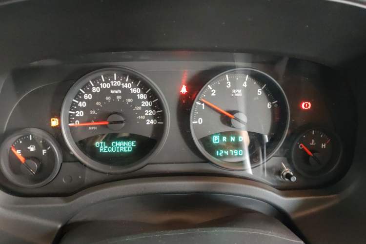 Used Jeep Compass 2013 2.4L four-wheel-drive sport version Instrument Cluster