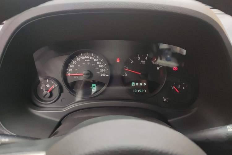 Used Jeep Compass 2013 2.0L two-wheel drive sport version Instrument Cluster