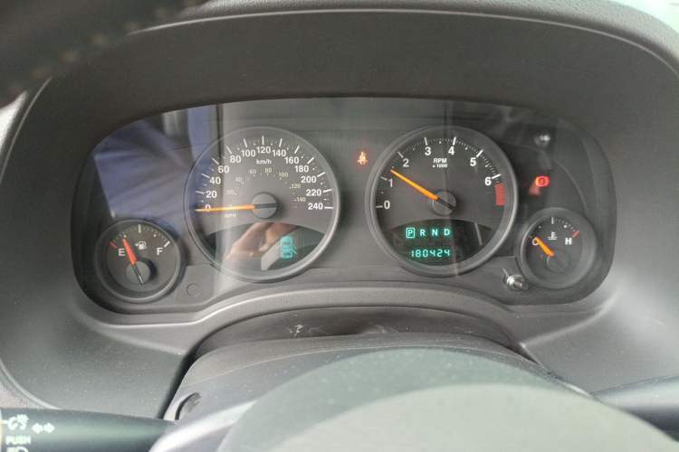 Used Jeep Compass 2013 2.4L four-wheel-drive sport version Instrument Cluster