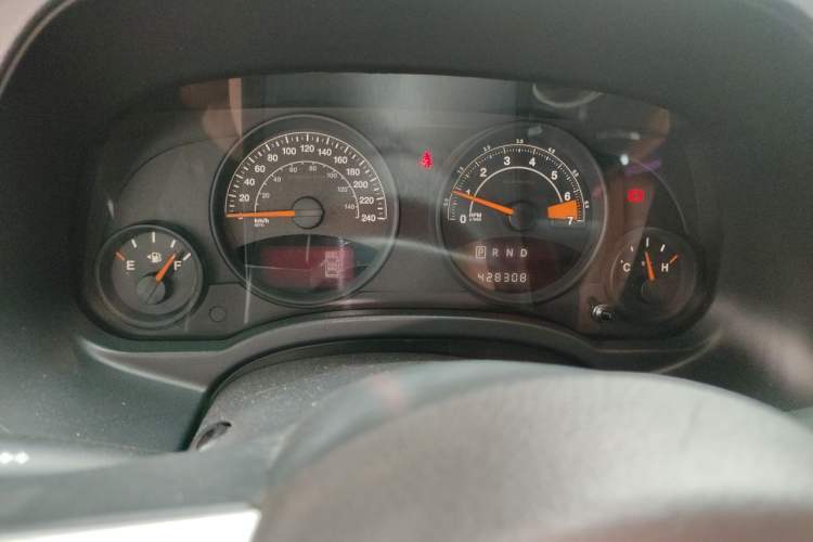 Used Jeep Compass 2013 2.4L four-wheel-drive sport version Instrument Cluster