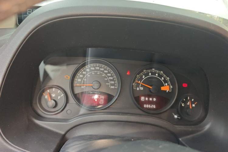 Used Jeep Compass 2013 2.4L four-wheel-drive sport version Instrument Cluster