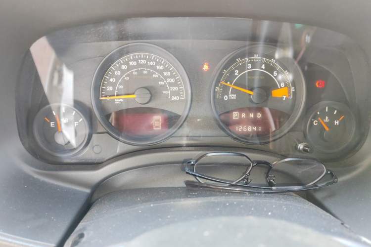 Used Jeep Compass 2013 2.4L four-wheel-drive sport version Instrument Cluster