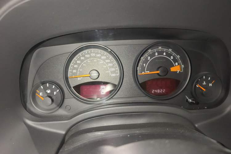 Used Jeep Compass 2013 2.0L two-wheel drive sport version Instrument Cluster