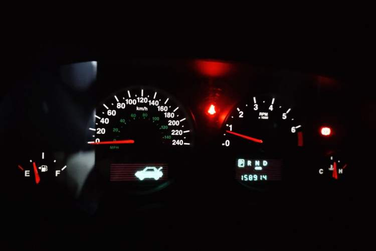 Used Jeep Compass 2013 2.4L four-wheel-drive sport version Instrument Cluster