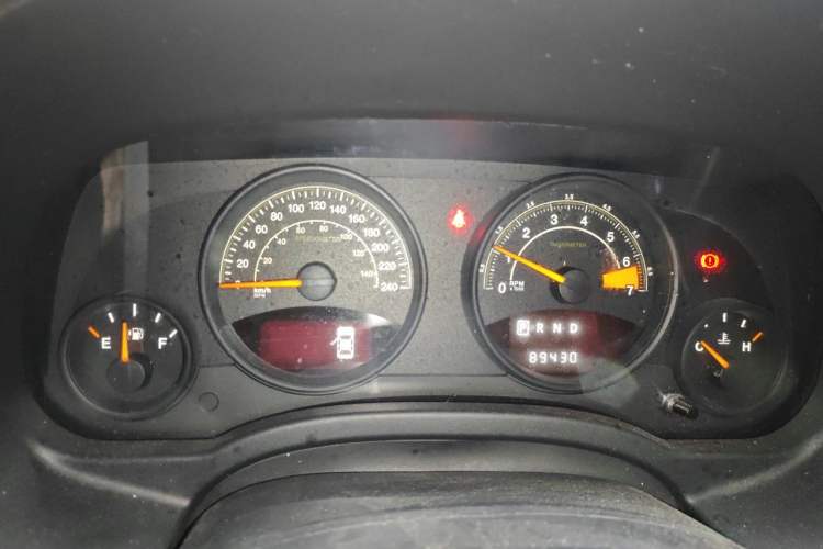 Used Jeep Compass 2013 2.0L two-wheel drive sport version Instrument Cluster