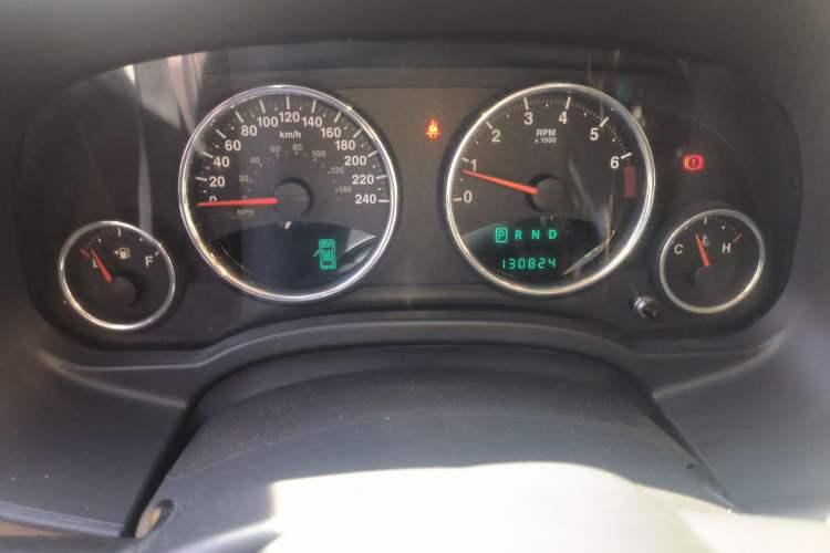Used Jeep Compass 2013 2.0L Two-Wheel Drive Black Luxury Edition Instrument Cluster
