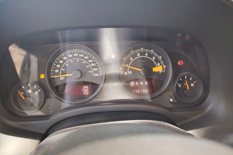 Used Jeep Compass 2013 2.0L two-wheel drive sport version Instrument Cluster