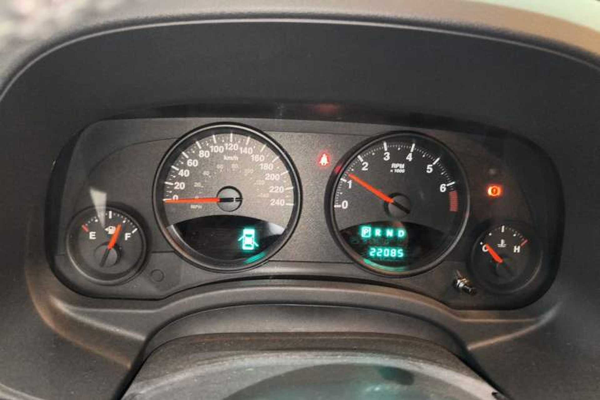 Used Jeep Compass 2013 2.4L four-wheel-drive sport version Instrument Cluster