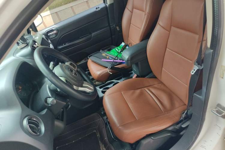 Used Jeep Compass 2013 2.4L four-wheel-drive sport version Left Front Seat