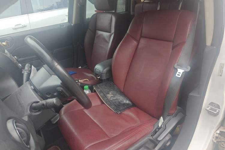 Used Jeep Compass 2013 2.4L four-wheel-drive sport version Left Front Seat