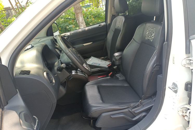 Used Jeep Compass 2013 2.4L four-wheel-drive sport version Left Front Seat