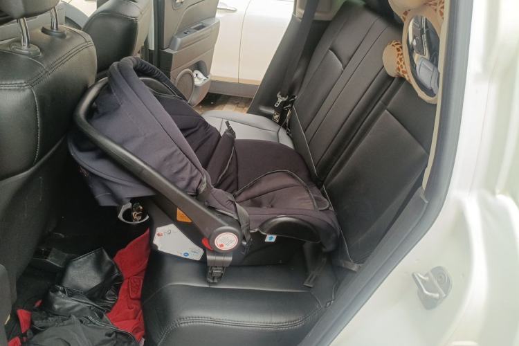 Used Jeep Compass 2013 2.4L four-wheel-drive sport version Left Rear Seat