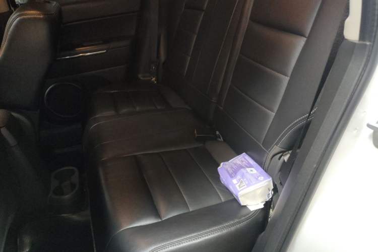 Used Jeep Compass 2013 2.4L four-wheel drive luxury version Left Rear Seat