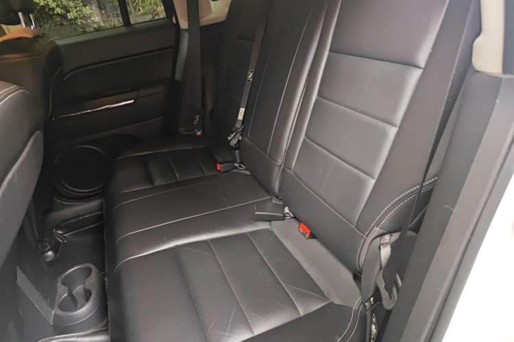 Used Jeep Compass 2013 2.4L Four-wheel Drive Black Edition with Navigation Left Rear Seat
