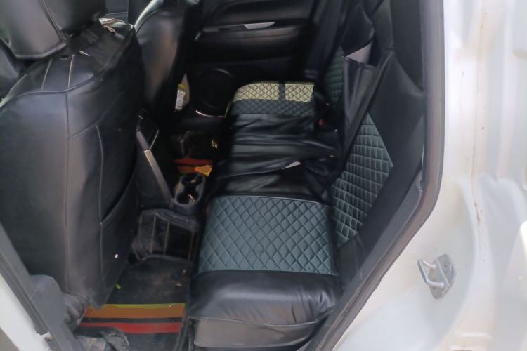 Used Jeep Compass 2013 2.4L four-wheel-drive sport version Left Rear Seat