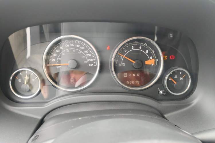 Used Jeep Compass 2013 2.4L four-wheel drive luxury version Odometer Close Up