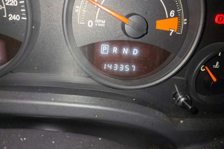 Used Jeep Compass 2013 2.0L two-wheel drive sport version Odometer Close Up