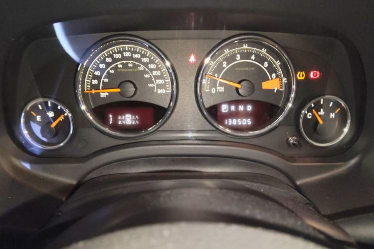 Used Jeep Compass 2013 2.0L two-wheel drive luxury version Odometer Close Up