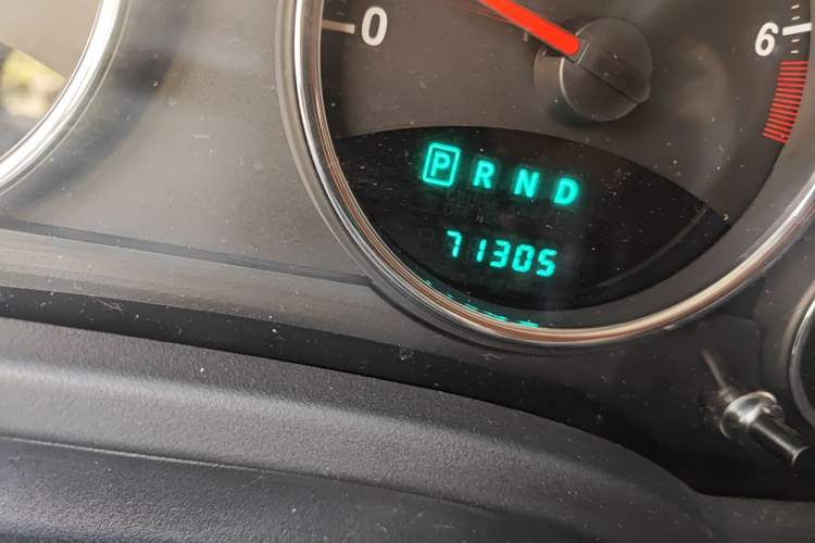 Used Jeep Compass 2013 2.4L four-wheel drive urban version Odometer Close Up