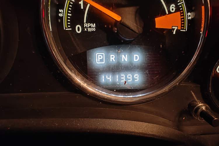 Used Jeep Compass 2013 2.0L two-wheel drive luxury version Odometer Close Up