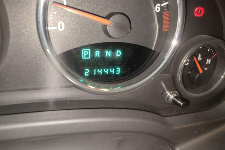 Used Jeep Compass 2013 2.4L four-wheel drive luxury version Odometer Close Up