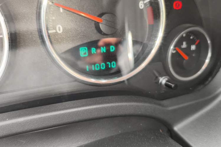 Used Jeep Compass 2013 2.0L two-wheel drive luxury version Odometer Close Up