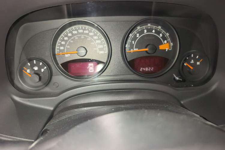 Used Jeep Compass 2013 2.0L two-wheel drive sport version Odometer Close Up