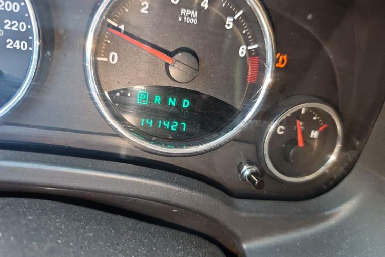 Used Jeep Compass 2013 2.4L Four-wheel Drive Black Edition with Navigation Odometer Close Up