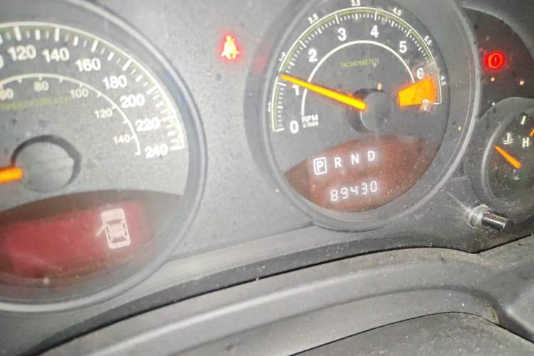 Used Jeep Compass 2013 2.0L two-wheel drive sport version Odometer Close Up