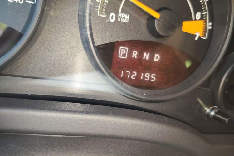 Used Jeep Compass 2013 2.0L two-wheel drive sport version Odometer Close Up