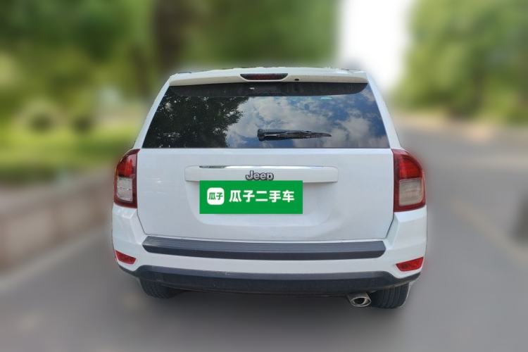 Used Jeep Compass 2013 2.4L four-wheel-drive sport version Rear