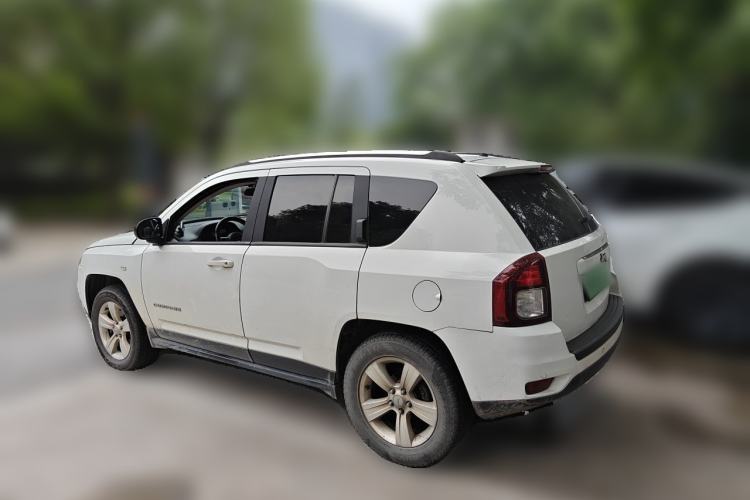 Used Jeep Compass 2013 2.4L four-wheel-drive sport version Rear Left 45 Deg