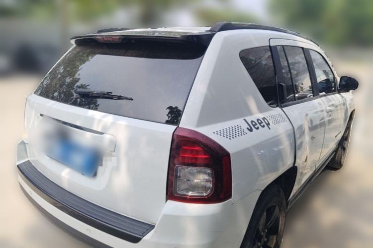 Used Jeep Compass 2013 2.4L four-wheel-drive sport version Rear Right 45 Deg