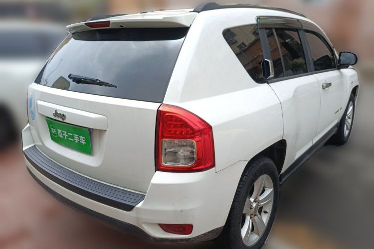 Used Jeep Compass 2013 2.4L four-wheel-drive sport version Rear Right 45 Deg