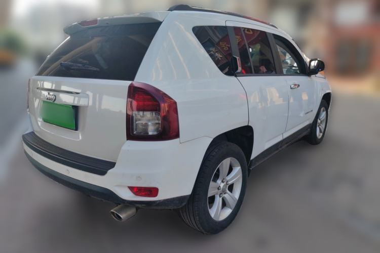 Used Jeep Compass 2013 2.4L four-wheel-drive sport version Rear Right 45 Deg