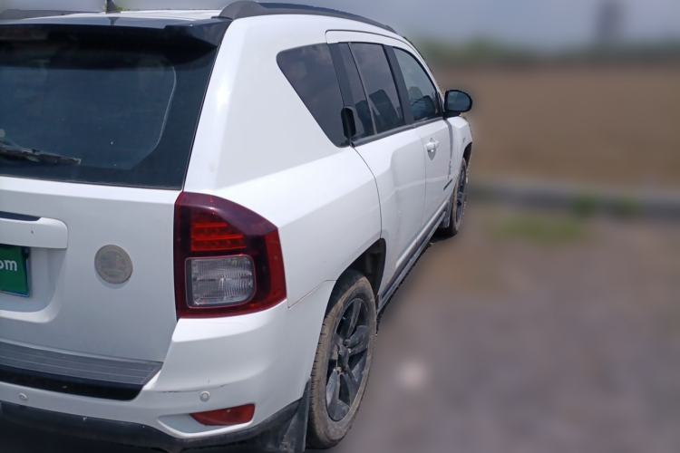 Used Jeep Compass 2013 2.4L four-wheel-drive sport version Rear Right 45 Deg